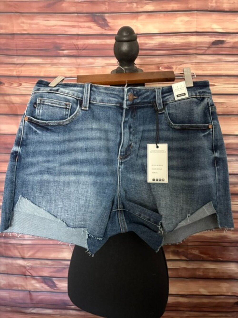 Judy Blue Mid-Rise Shorts Semi-Cuffed Raw Hem JB150019, XL NWT